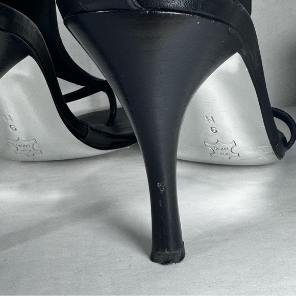 Donald J Pliner Black Leather Strappy T-strap heels Made in Italy Size 9N narrow - Picture 8 of 14